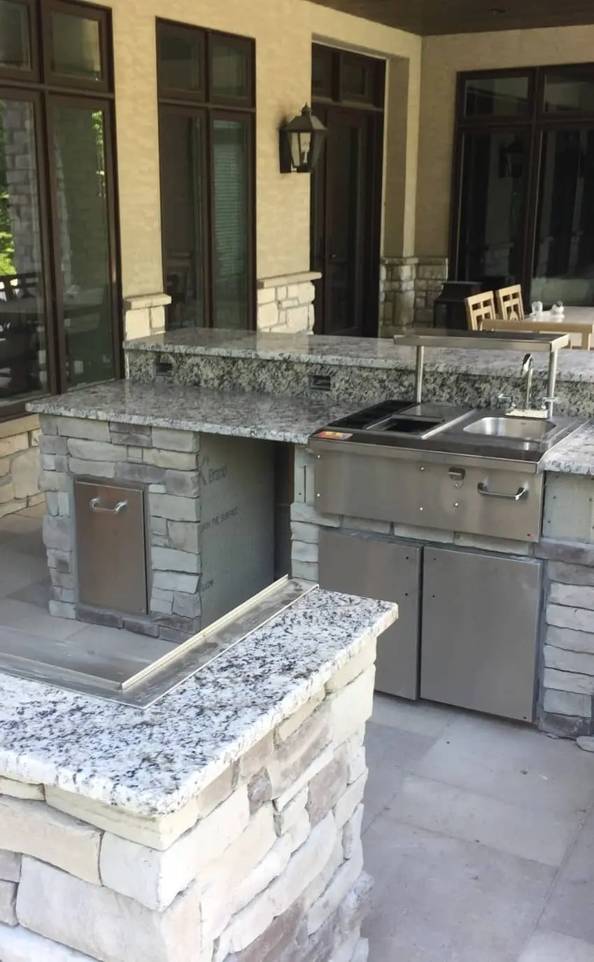 st. louis outdoor kitchen granite countertop